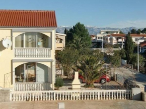 Apartment mit großer Terrasse im Erdgeschoss